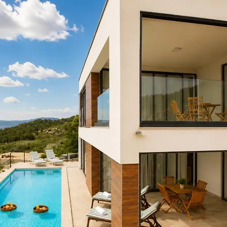 Villa Royal Pearl By Guide *